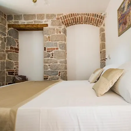 Memento - In The Heart Of Old Town *