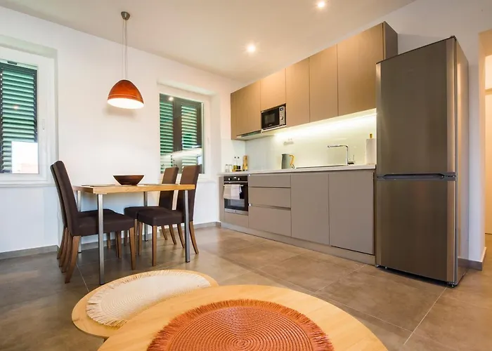 Memento - In The Heart Of Old Town Apartment