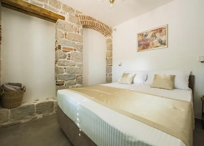 Memento - In The Heart Of Old Town Apartment